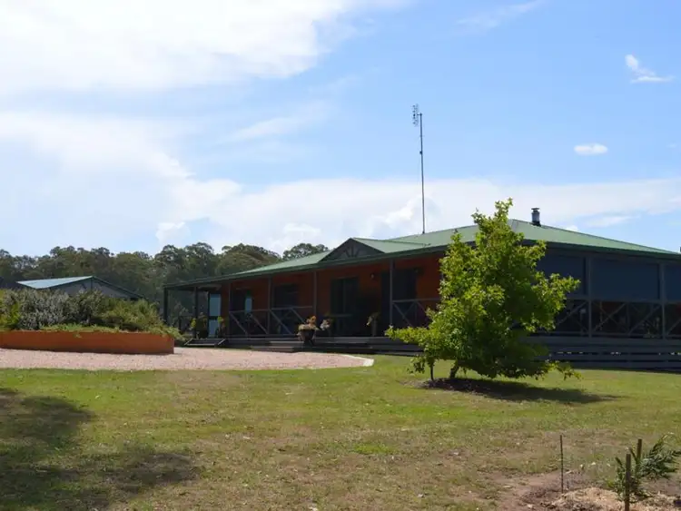 1035 Great Alpine Road, Sarsfield VIC 3875