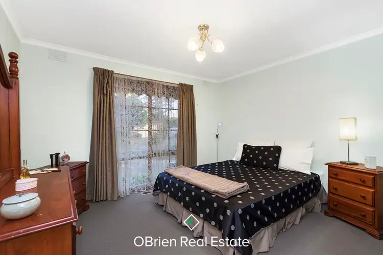 Fifth view of Homely house listing, 7 Doyle Place, Endeavour Hills VIC 3802