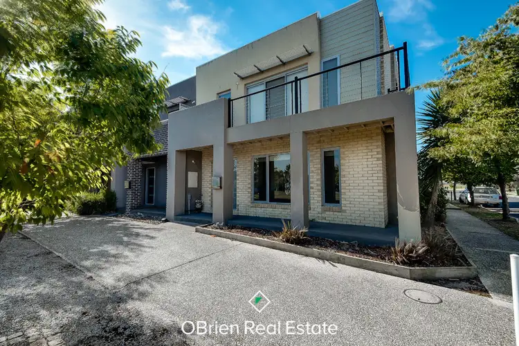 14 Stonebridge Lane, Pakenham VIC 3810