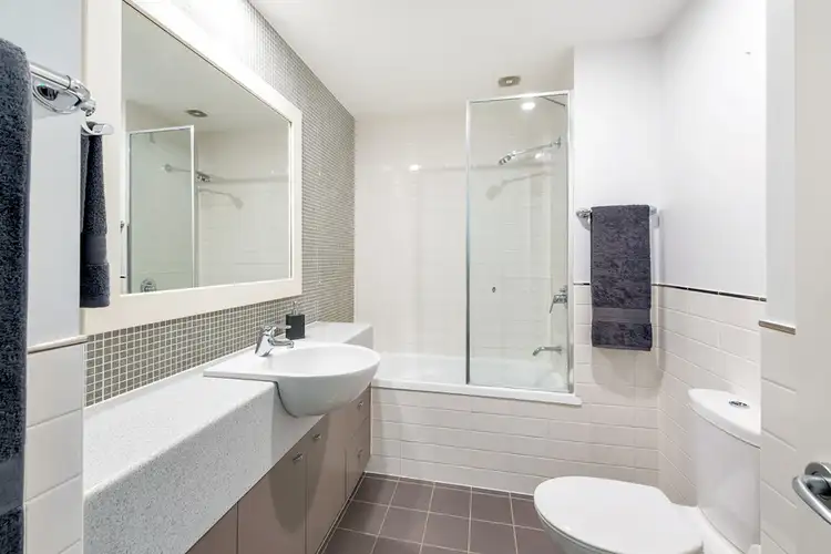 Sixth view of Homely unit listing, 20/1 Newstead Avenue, Newstead QLD 4006