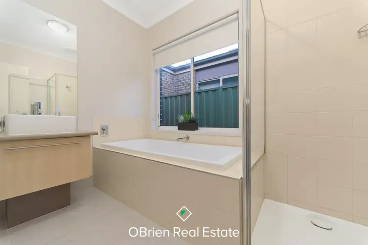 Sixth view of Homely house listing, 29 Cohens Way, Pakenham VIC 3810