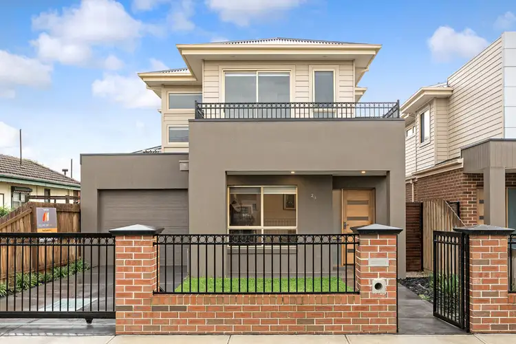 2/6 Spurling Street, Maidstone VIC 3012