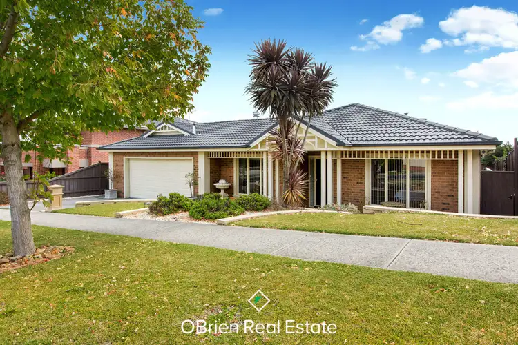 63 Skyline Way, Berwick VIC 3806