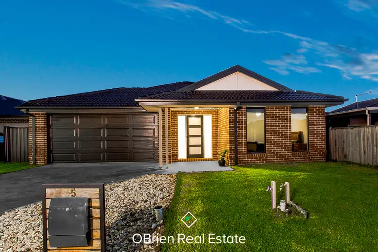 5 Bradshaw Way, Clyde North VIC 3978
