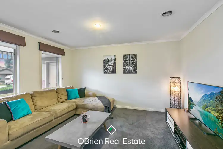 Fifth view of Homely house listing, 6 Saunton Drive, Cranbourne VIC 3977