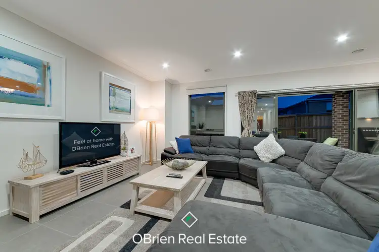 44 Waterways Drive, Cranbourne North VIC 3977