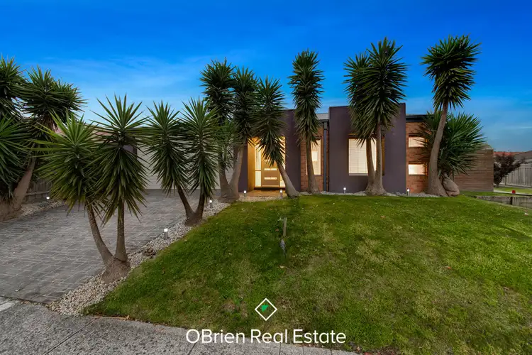 33 Hartsmere Drive, Berwick VIC 3806