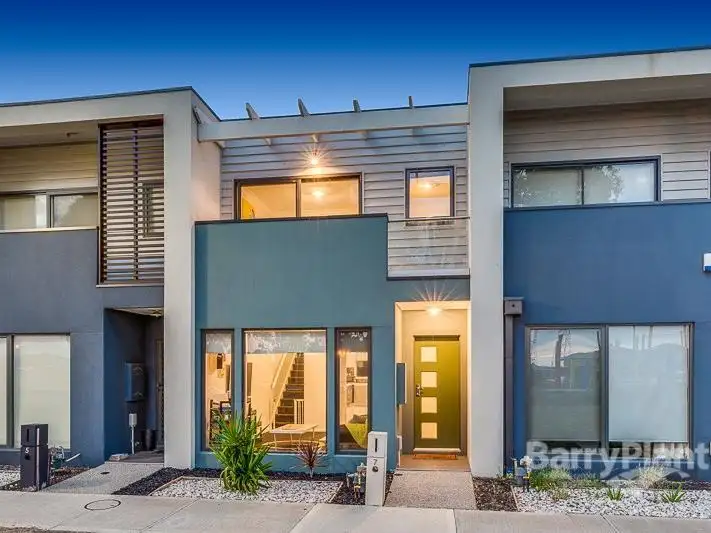Main view of Homely townhouse listing, 7 Armstrong Walk, Plumpton VIC 3335