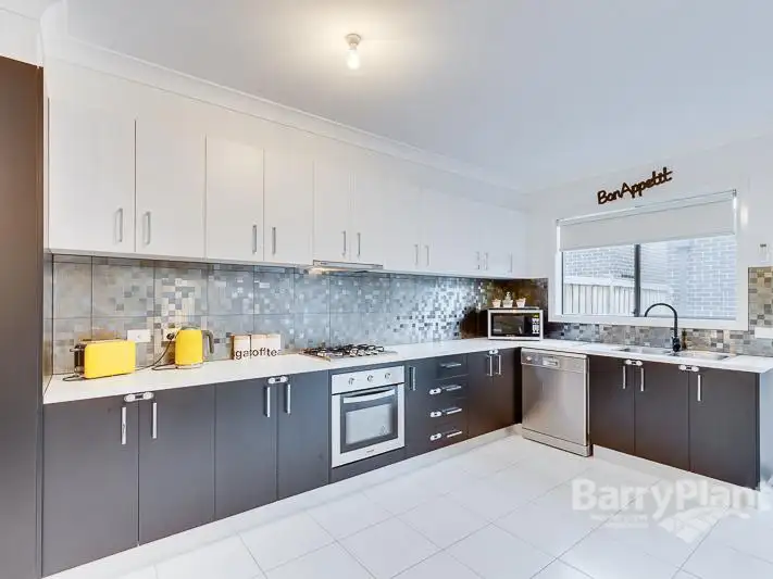 Second view of Homely townhouse listing, 7 Armstrong Walk, Plumpton VIC 3335