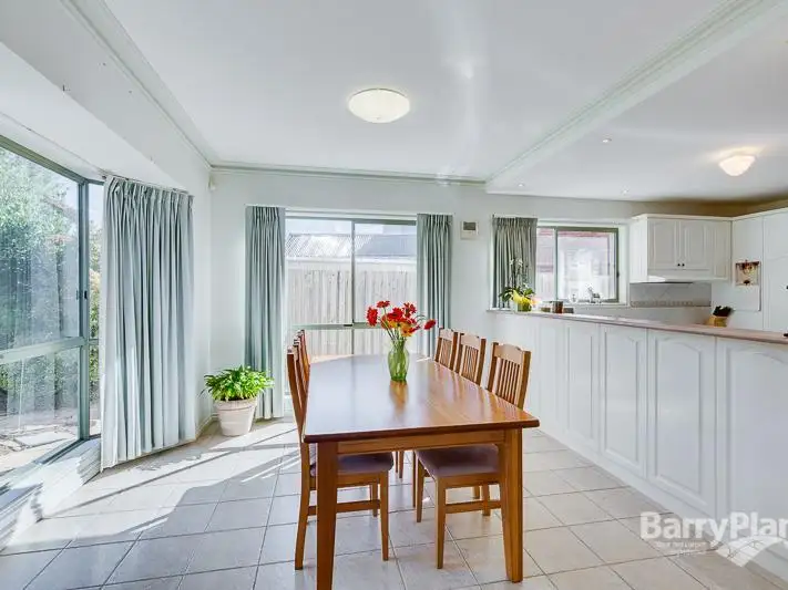 Fifth view of Homely house listing, 3 Roper Court, Taylors Lakes VIC 3038