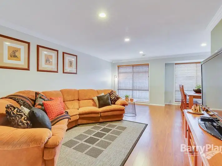 Fifth view of Homely house listing, 5 Kanmore Crescent, Hillside VIC 3037