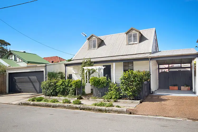 5 Milton Street, Hamilton NSW 2303