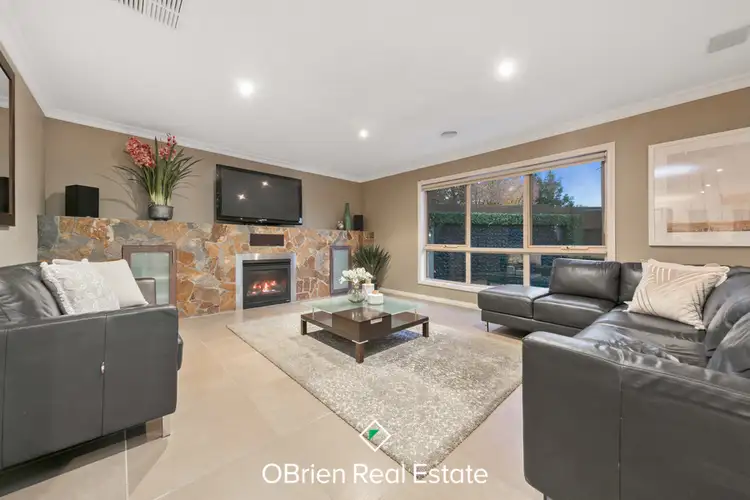 Fifth view of Homely house listing, 3 Viewbridge Close, Berwick VIC 3806