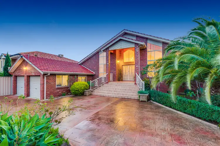 17 Dunraven Court, Sydenham VIC 3037