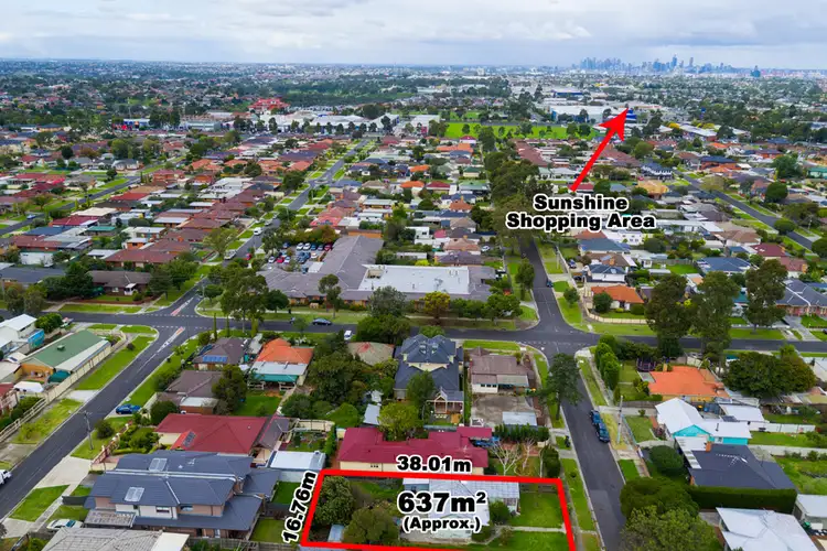 32 Essex Street, Sunshine North VIC 3020