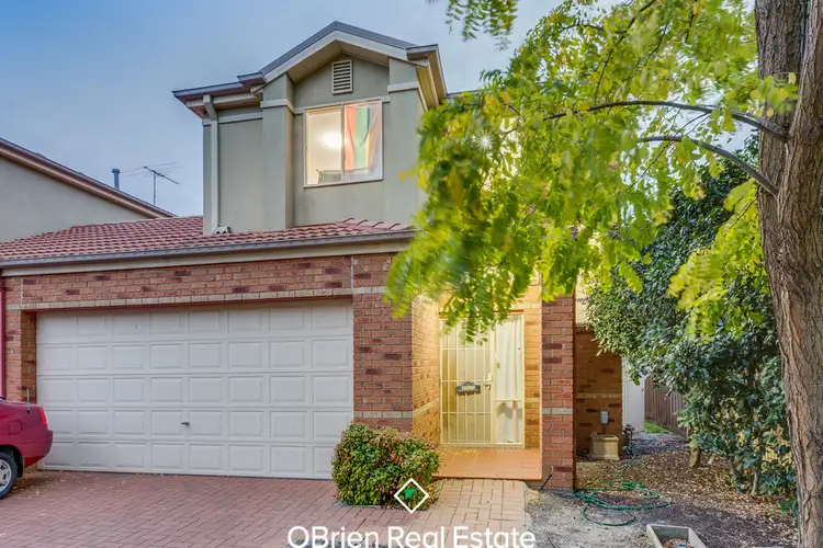 2 The Glades, Taylors Hill VIC 3037