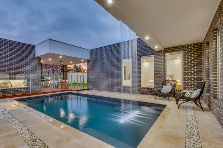 7 Hanson Court, Taylors Lakes VIC 3038