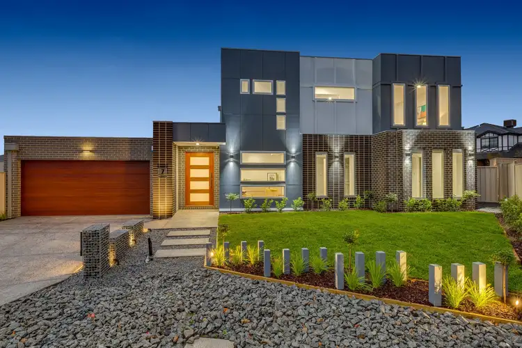 Second view of Homely house listing, 7 Hanson Court, Taylors Lakes VIC 3038