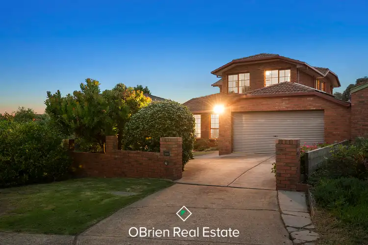 Second view of Homely house listing, 4 Wingate Court, Endeavour Hills VIC 3802