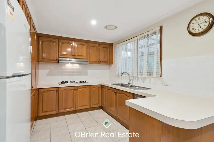 Fifth view of Homely house listing, 4 Wingate Court, Endeavour Hills VIC 3802