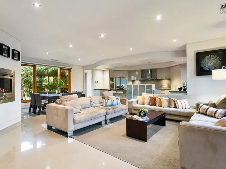 Sixth view of Homely house listing, 8 Roseburn Court, Lower Plenty VIC 3093