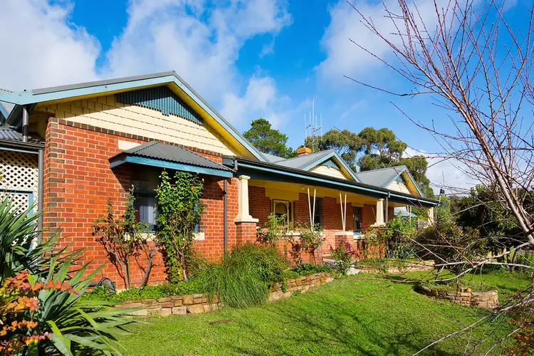 87 Main Road, Chewton VIC 3451