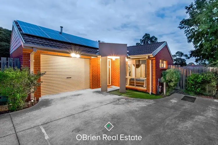 3/2 Village Drive, Hampton Park VIC 3976
