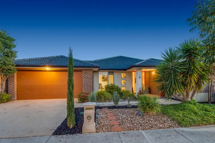 16 Kirribilli Boulevard, Taylors Hill VIC 3037
