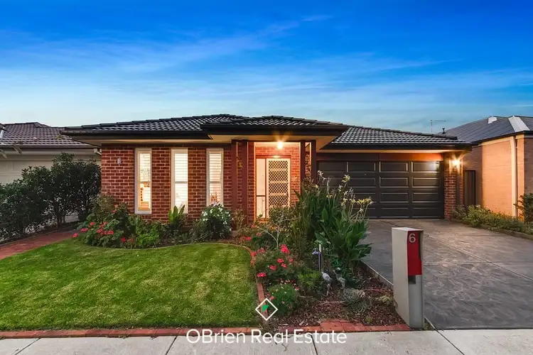 6 Lusitano Way, Clyde North VIC 3978