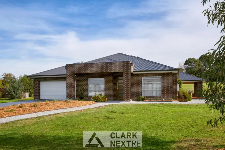 11 Nottingham Court, Drouin VIC 3818
