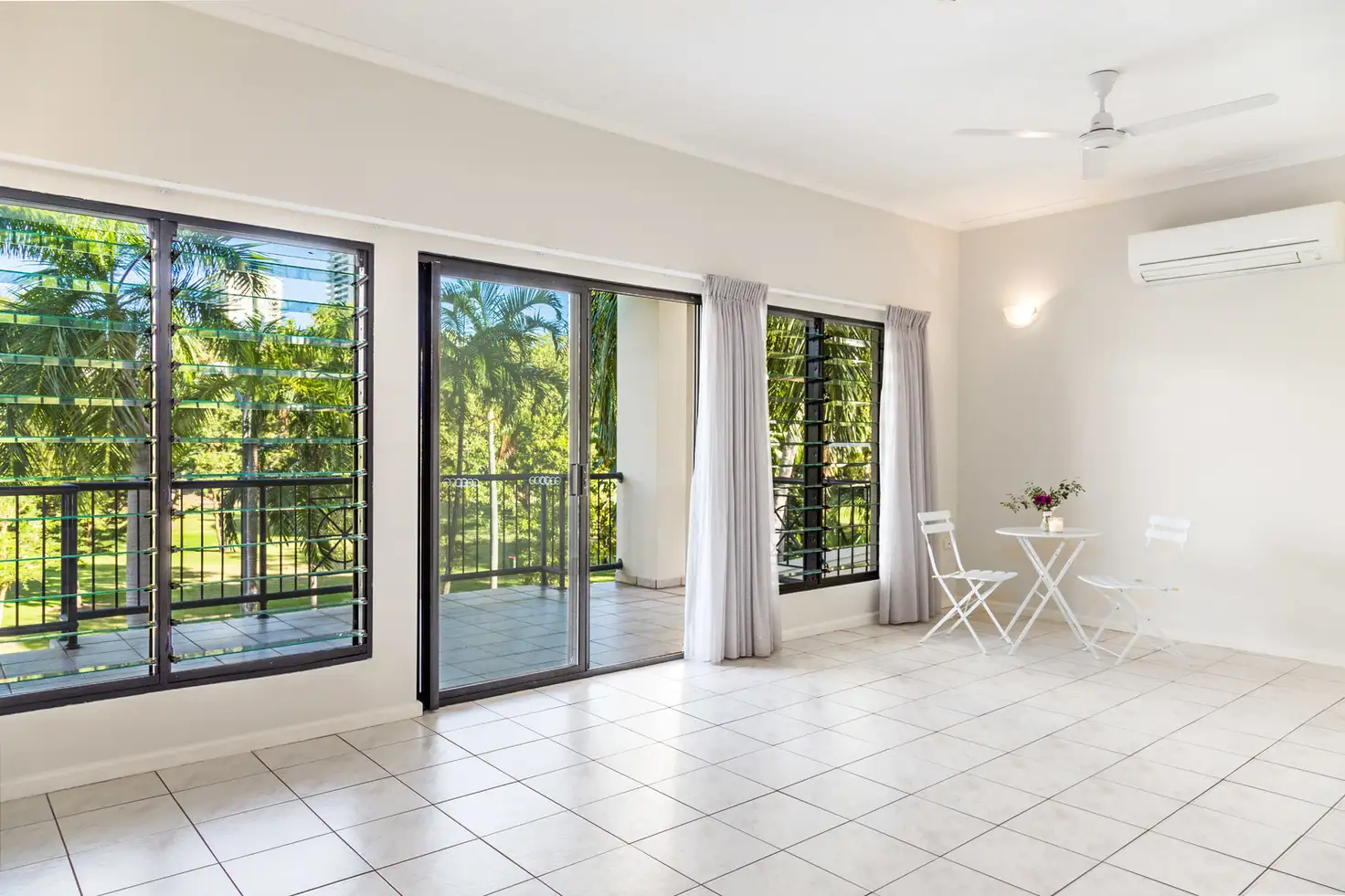 Main view of Homely unit listing, 4/31 Lindsay Street, Darwin City NT 800