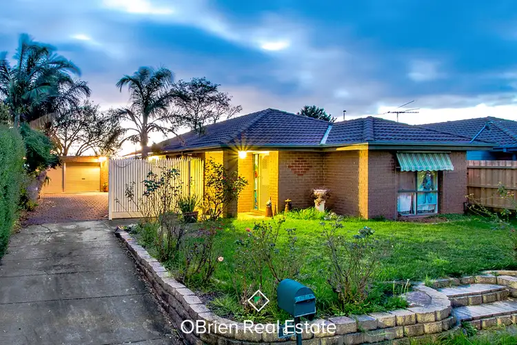 3 Caroline Crescent, Cranbourne West VIC 3977