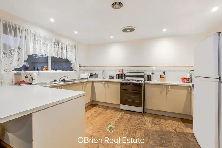 Fifth view of Homely house listing, 3 Caroline Crescent, Cranbourne West VIC 3977