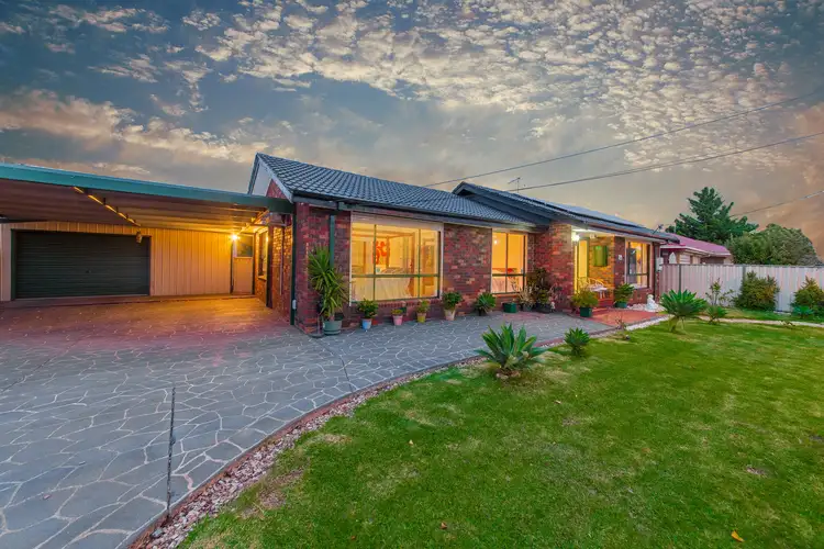 4 Oakwood Road, Albanvale VIC 3021