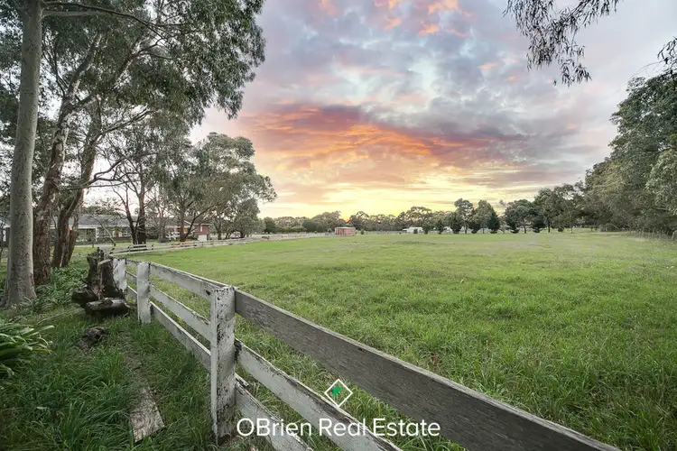 6 Kelly Road, Cranbourne South VIC 3977