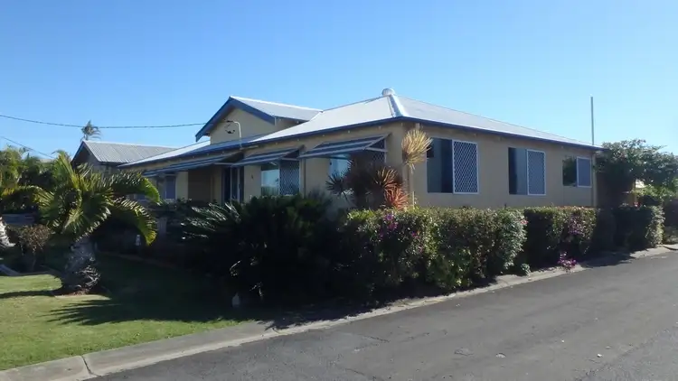 1/4 Cashmore Street