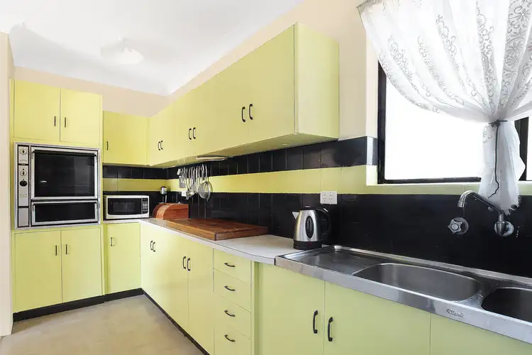 Third view of Homely unit listing, 10/46-48 Peterborough Avenue, Lake Illawarra NSW 2528