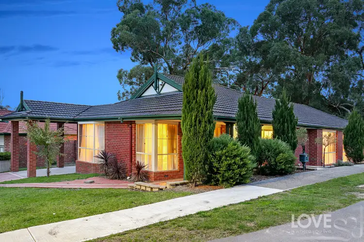 19 Warbler Walk, South Morang VIC 3752