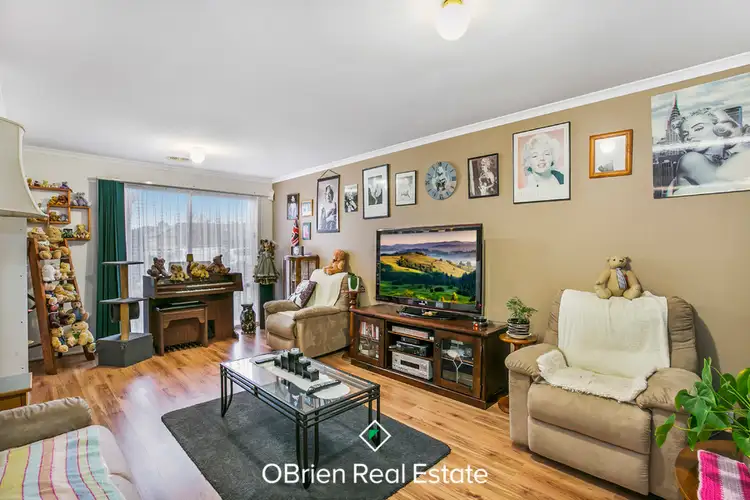 Second view of Homely house listing, 2 MacAlister Place, Pakenham VIC 3810