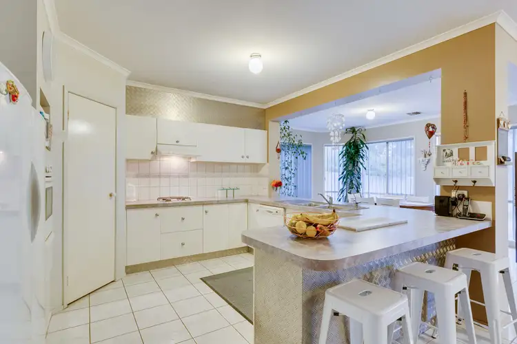Fourth view of Homely house listing, 2 Glover Court, Taylors Lakes VIC 3038