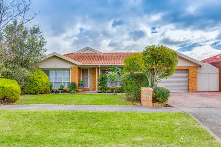 30 Barbary Crescent, Taylors Lakes VIC 3038