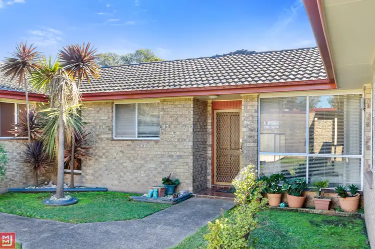 Main view of Homely villa listing, 2/4 Edyth Street, Bellambi NSW 2518