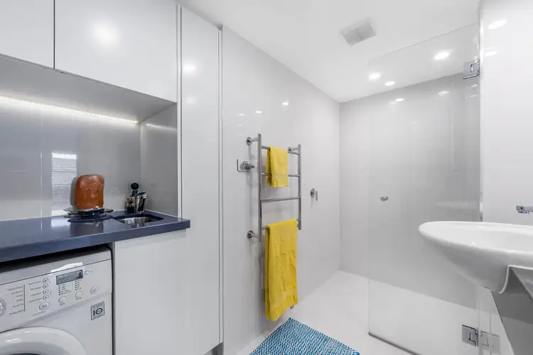 Fourth view of Homely apartment listing, 2/155 Wynnum Esplanade, Wynnum QLD 4178