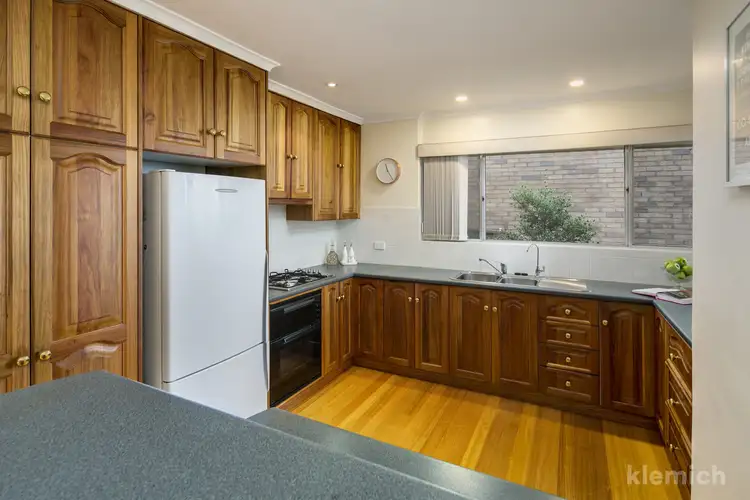 3 St Georges Terrace, Bellevue Heights SA 5050