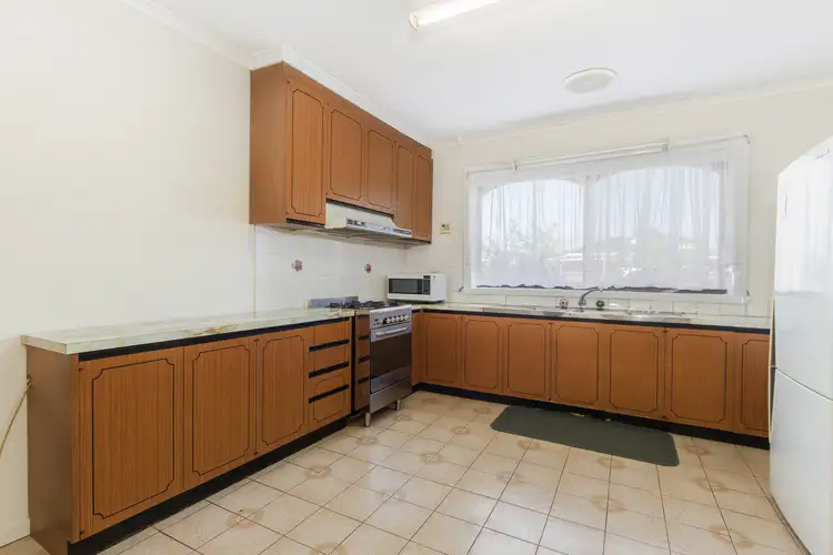 Fifth view of Homely house listing, 10 Leslie Street, St Albans VIC 3021