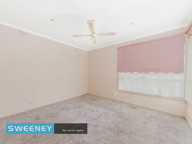 Fifth view of Homely house listing, 5 Poplar Court, St Albans VIC 3021