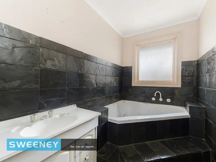 Sixth view of Homely house listing, 5 Poplar Court, St Albans VIC 3021