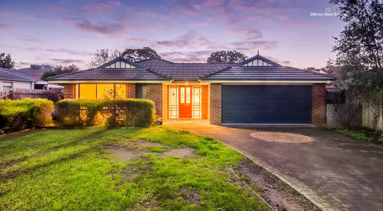 4 May Gibbs Crescent, Lynbrook VIC 3975