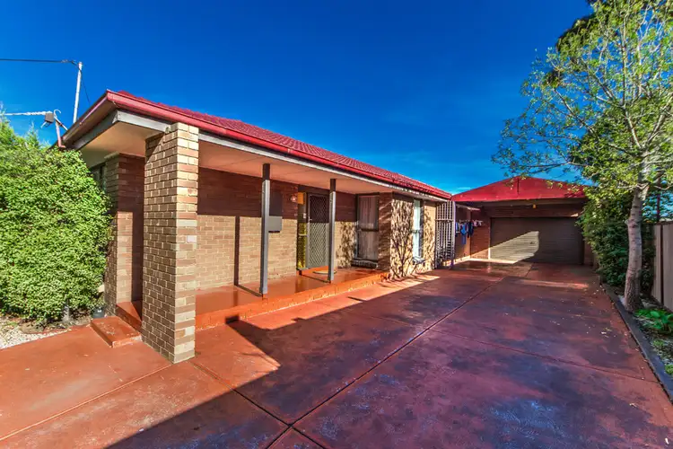 7 Revell Crescent, St Albans VIC 3021