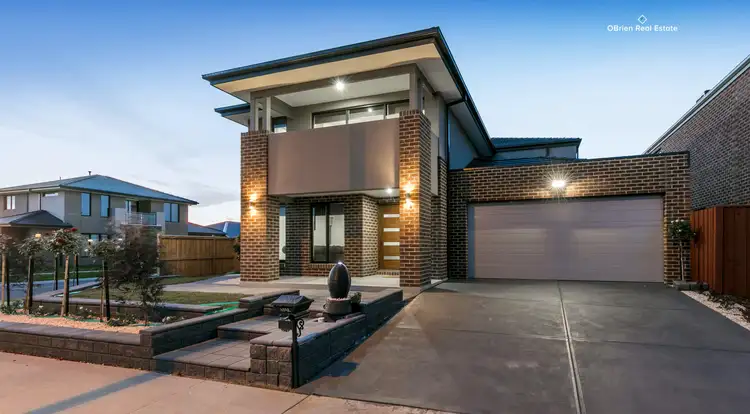 9 Fenway Boulevard, Clyde North VIC 3978